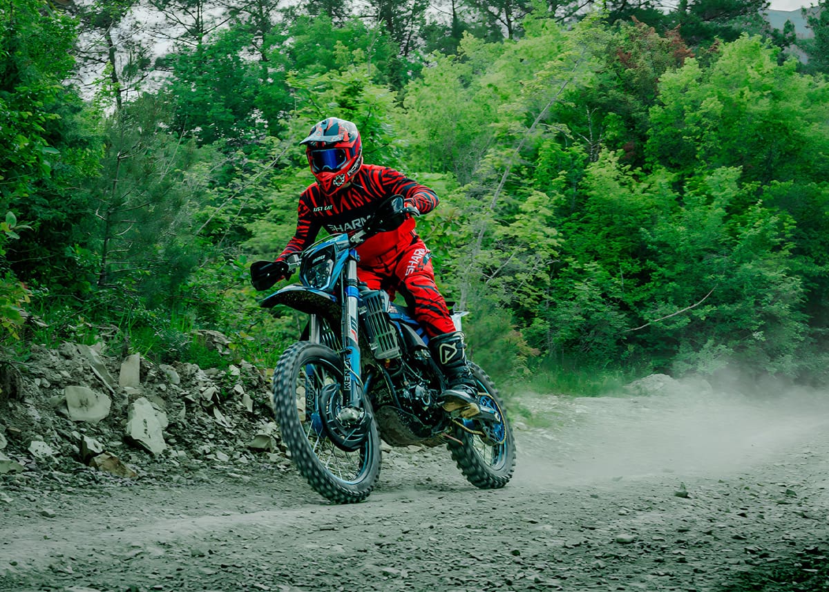  Expert 320