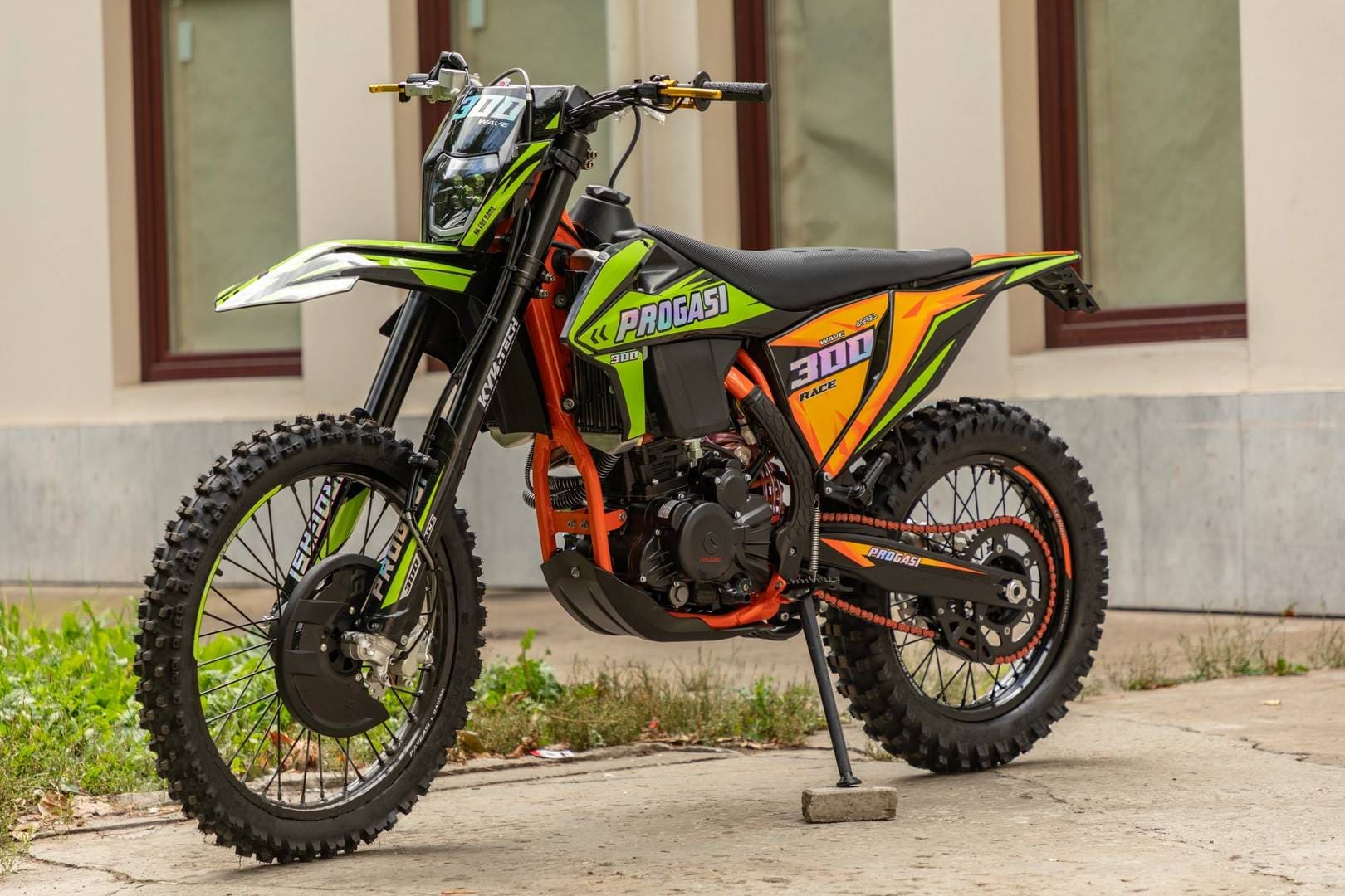  Race 300 Wave